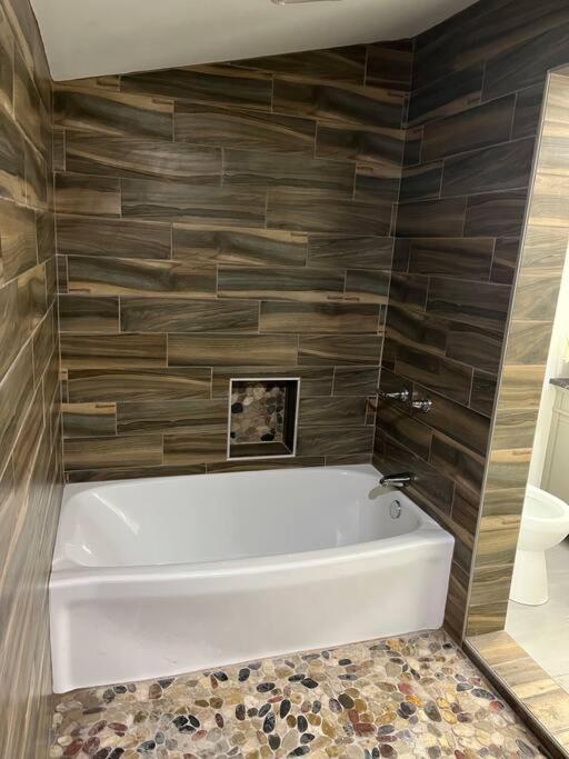 Luxury 2Br Within Walking Distance To Nightlife!! Villa Ковингтън Екстериор снимка